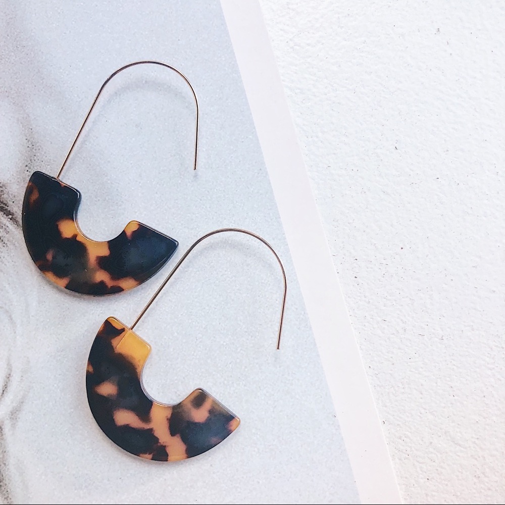 HP⭐️BaubleBar Style Tortoise Drop Earrings - Picture 3 of 6